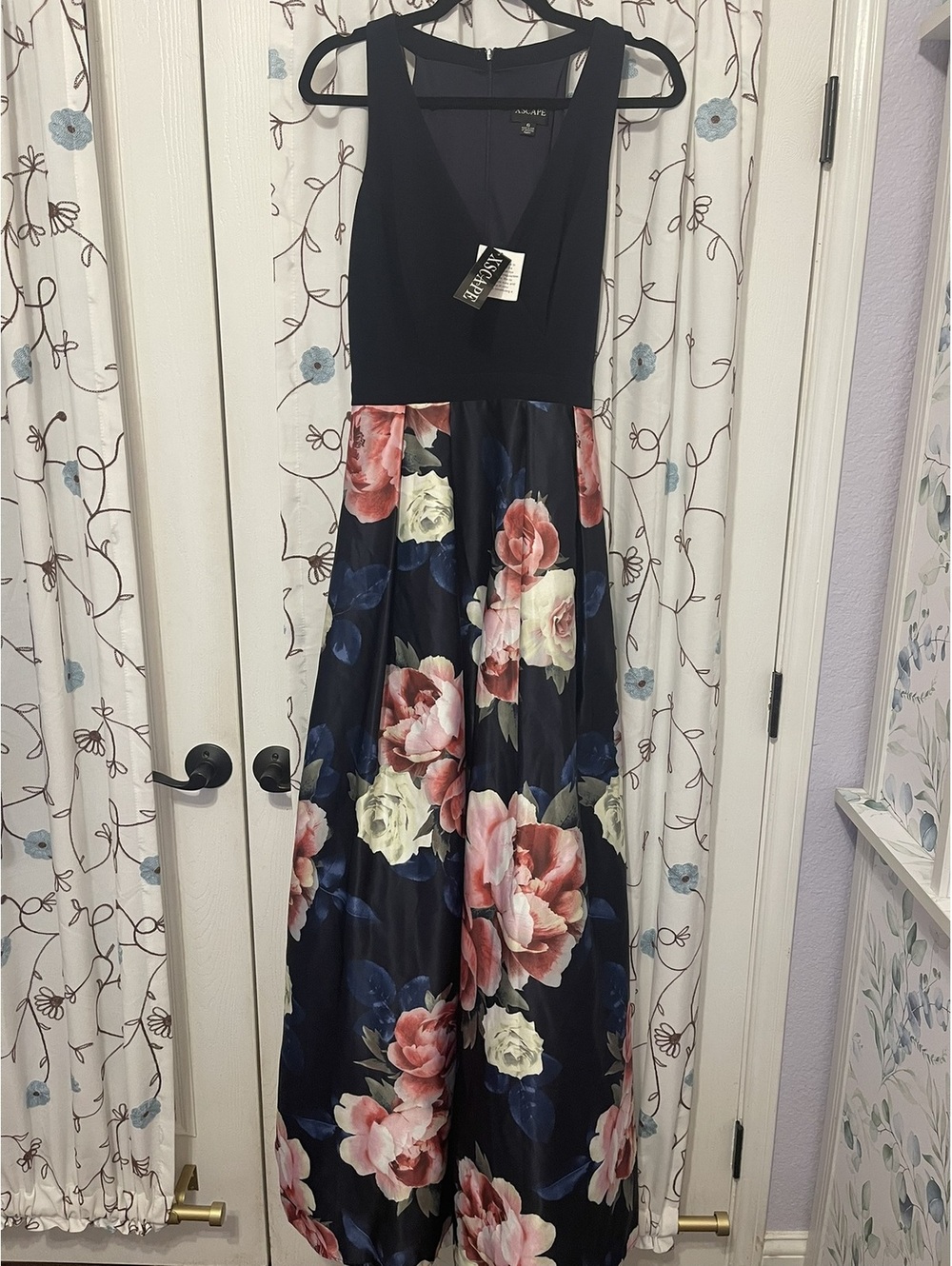 New With Tags | Xscape | Sz 6 | Floral A-Line Gown - Picture 2 of 14